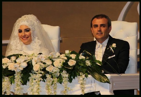 Ak Parti Grup Bakanvekili ve Kahramanmara Milletvekili Mahir nal Ankara Ato Kongresiumda dzenlenen trenle evlendi. 