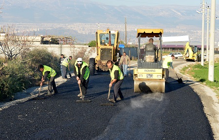Kahramanmara Bykehir Belediyesinin ehir genelinde gerekletirdii asfalt almalar devam ediyor.
